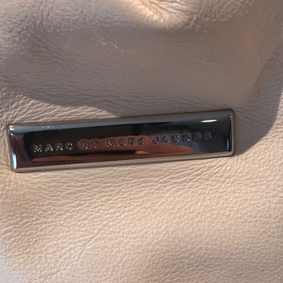 Ivory Marc Jacobs bag with crossover strap - Picture 3 of 7